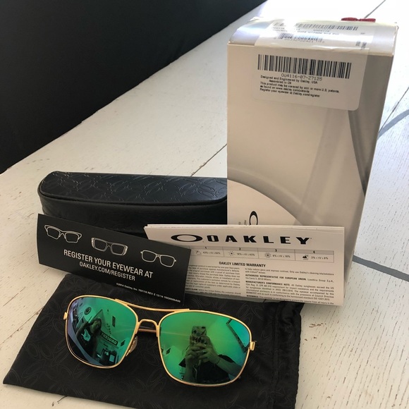 Oakley Sunglasses - Picture 1 of 3